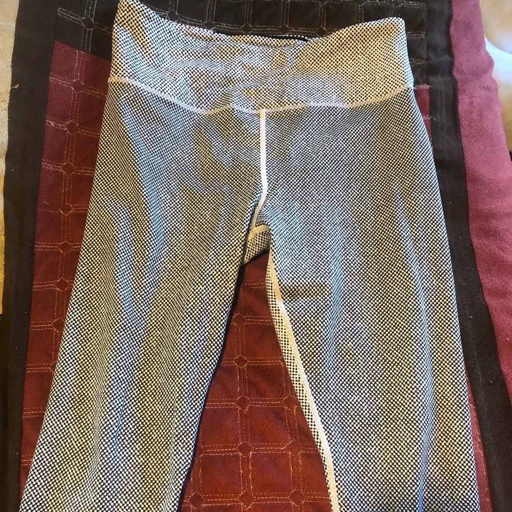ZYIA active light and tight racer crops